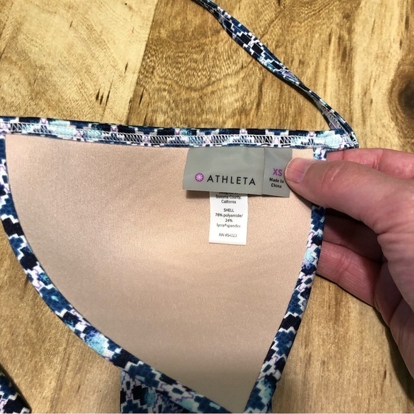 Athleta Halter Tie Wrap Bikini Bathing Swim Suit Top Size XS Blue Geometric - Picture 5 of 6